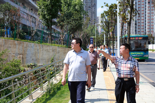开展结对共建社区网格化创建走访活动