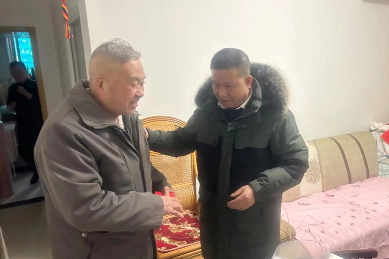 春节前夕送温暖 走访慰问暖人心